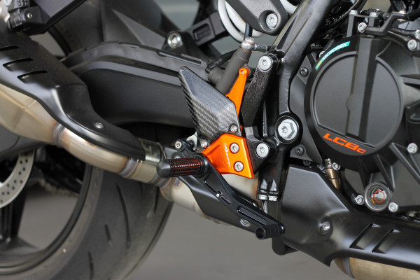 Sportfußrastenanlage KTM 990 Duke 2024 + Racing - starre Rasten